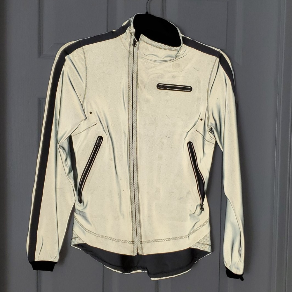 Lululemon Run: Reflective Jacket